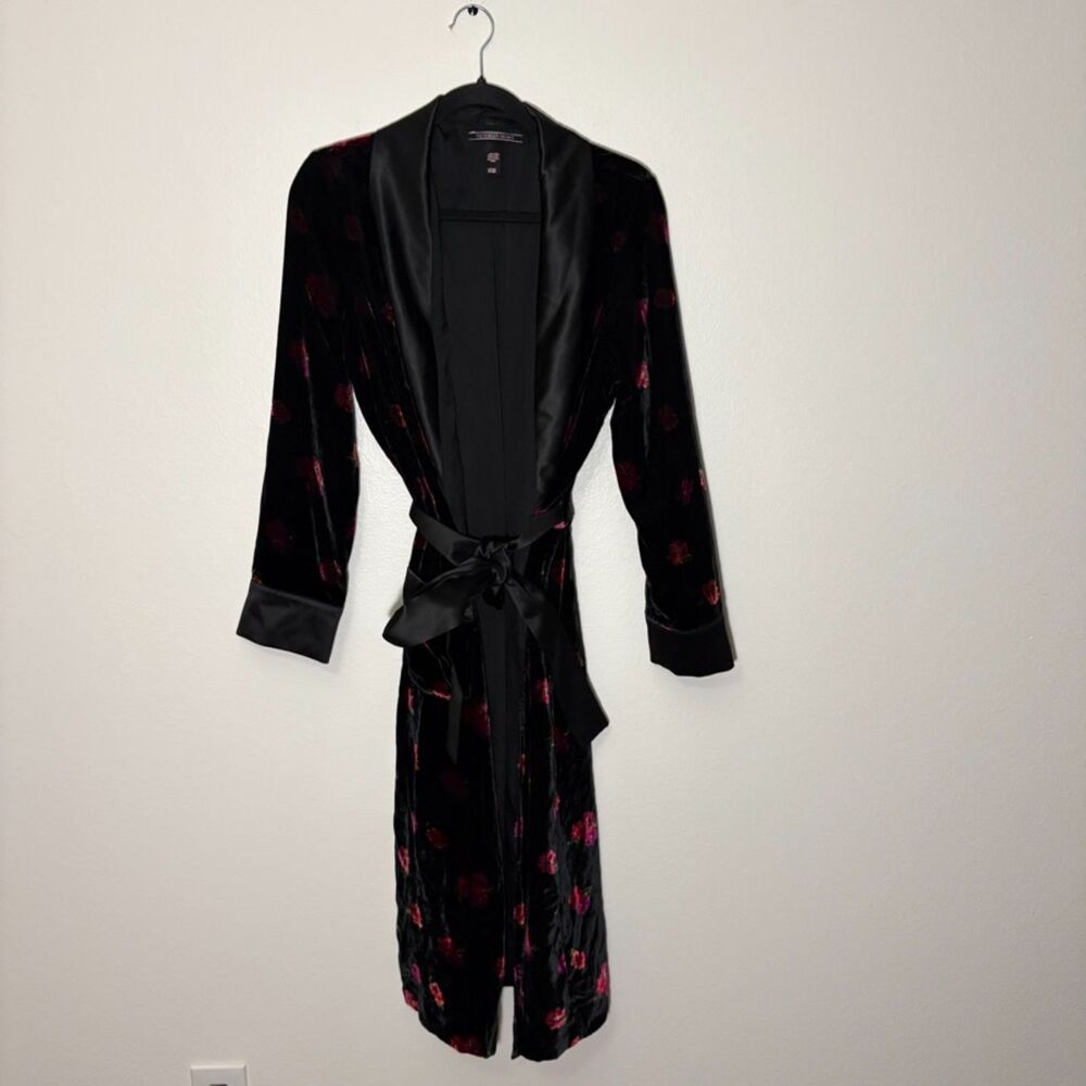 Victoria’s Secret Black Velvet Floral Satin Long Robe Size S Open Pockets